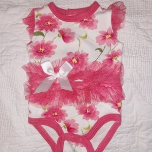 Baby Essentials Newborn Onsie
